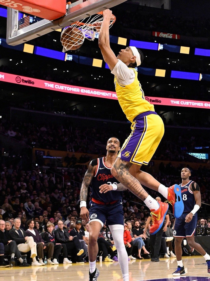 湖人领跑空中接力扣篮榜 海斯艾顿表现亮眼