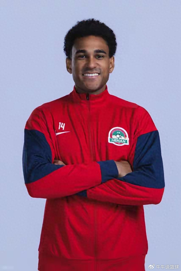 河南外援姆布拉热身赛惊艳联赛表现低迷，战术