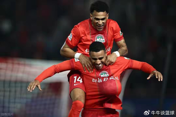 河南外援姆布拉热身赛惊艳联赛表现低迷，战术