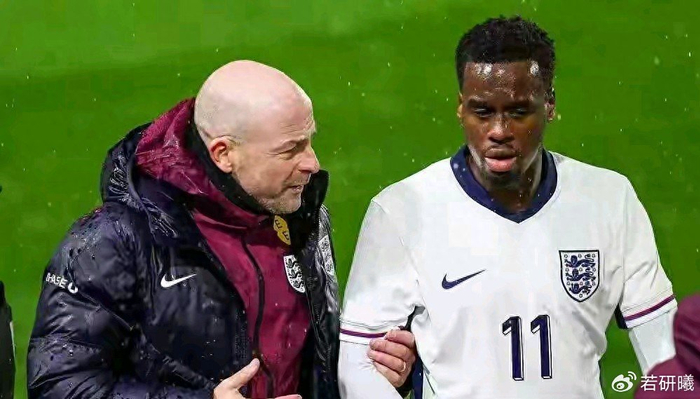 意大利青年军横扫瑞典，黑人球员崛起重塑欧洲