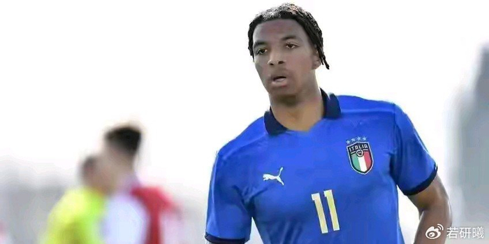 意大利青年军横扫瑞典，黑人球员崛起重塑欧洲