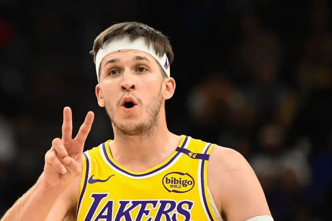 里夫斯跳出合同成自由球员 湖人或提供顶薪合同