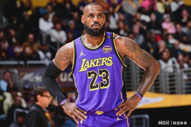 詹姆斯未来去向引热议 留湖人或退役概率达5