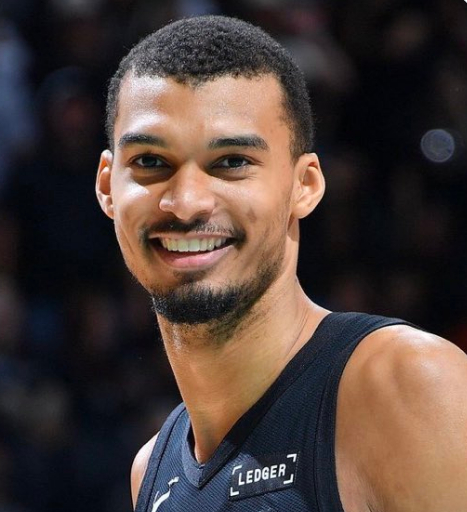 马刺力克雄鹿登顶西部第二 8连胜创队史纪录